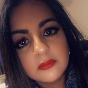 Meet your Posher, Carina